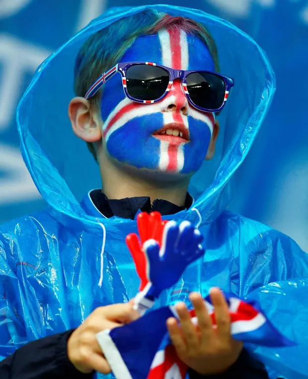 Fan Iceland phải mua áo cổ vũ từ Anh trong trận gặp Pháp ảnh 2 Fan Iceland phải mua áo cổ vũ từ Anh trong trận gặp Pháp ảnh 2